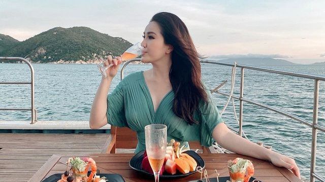 Sao Việt làm gì trong ngày đầu năm 2021?