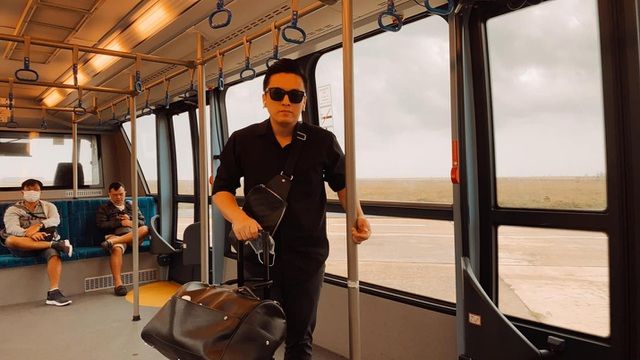 Sau đêm diễn ở Tuy Hòa, Phú Yên, Lam Trường lập tức bay trở về TP.HCM trong ngày đầu năm mới.