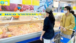 Giá heo hơi hôm nay 1/11: Giá heo hơi giảm từ 1.000 đến 3.000 đồng/kg, vì sao thịt heo không giảm?