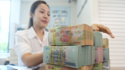 Ngân hàng dự kiến nới lỏng nhẹ tiêu chuẩn tín dụng cho khách hàng năm 2021