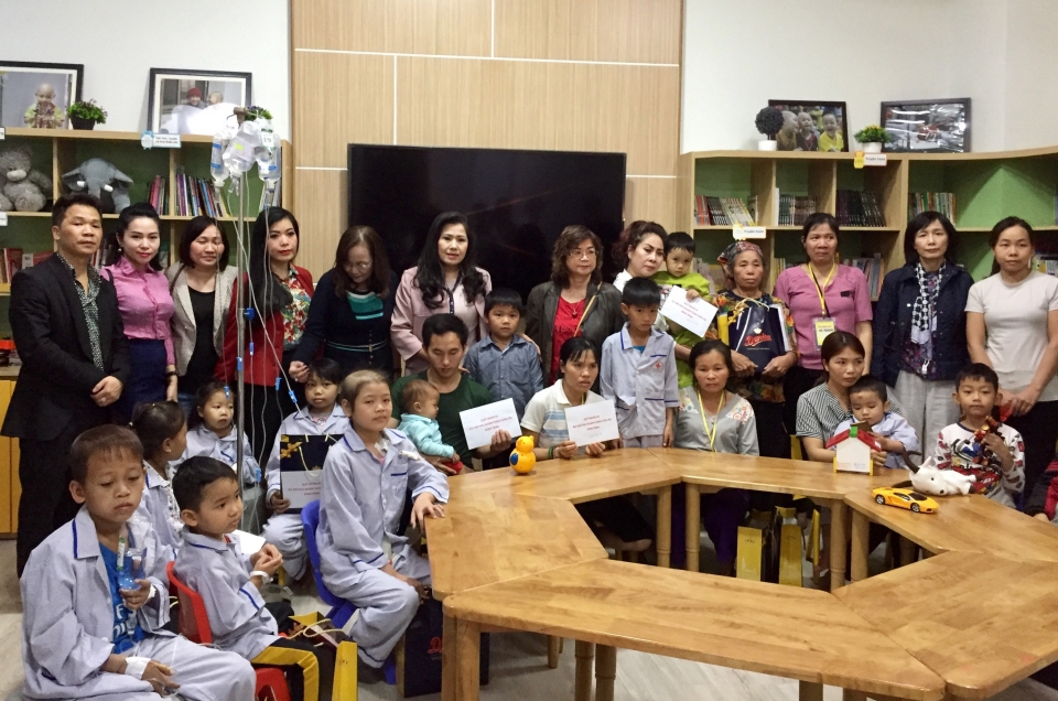 trao gui yeu thuong cung cong dong nguoi viet o chau au