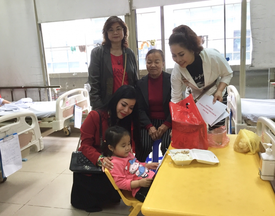 trao gui yeu thuong cung cong dong nguoi viet o chau au