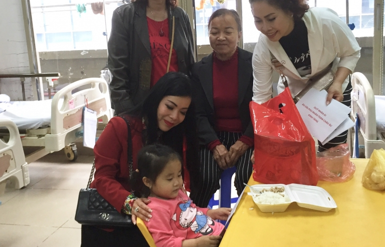 Trao gửi yêu thương cùng Cộng đồng người Việt ở châu Âu