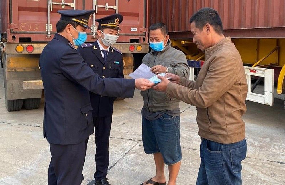 Tổng cục Hải quan: Kiểm soát chặt dịch bệnh do virus corona khi giải quyết thủ tục xuất nhập khẩu hàng kiem soat chat dich benh do virus corona khi giai quyet thu tuc xuat nhap khau hang