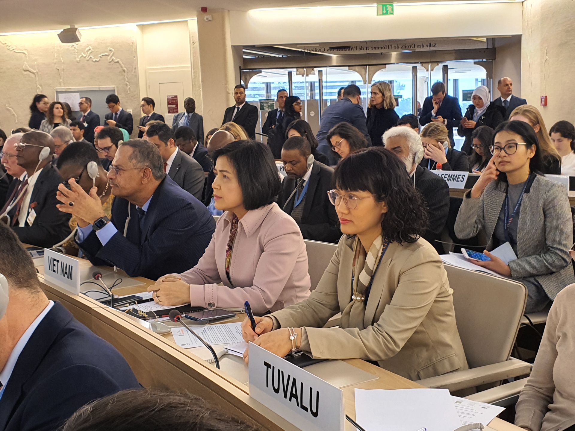 Bảo vệ và thúc đẩy các quyền con người trong thời đại số và biến đổi khí hậu bao ve va thuc day cac quyen con nguoi trong thoi dai so va bien doi khi hau