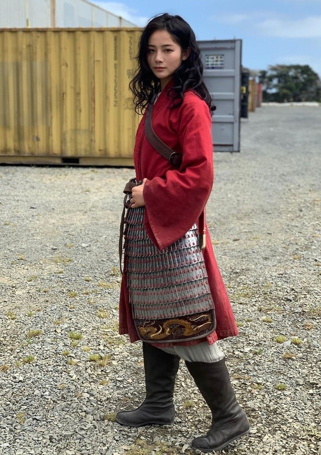 Lưu Á Tây - nữ diễn viên đóng thế Lưu Diệc Phi trong Ngắm nhan sắc Lưu Á Tây, diễn viên qua mặt Lưu Diệc Phi nhận đề cử giải SAGs 2021