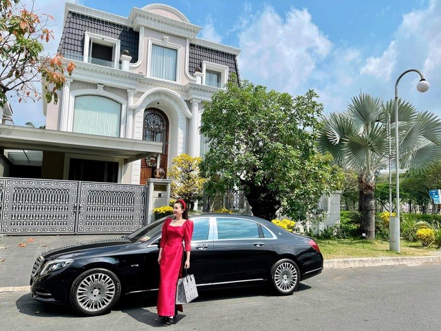 Ngày đầu năm Tân Sửu, sao Việt đi đâu, làm gì?