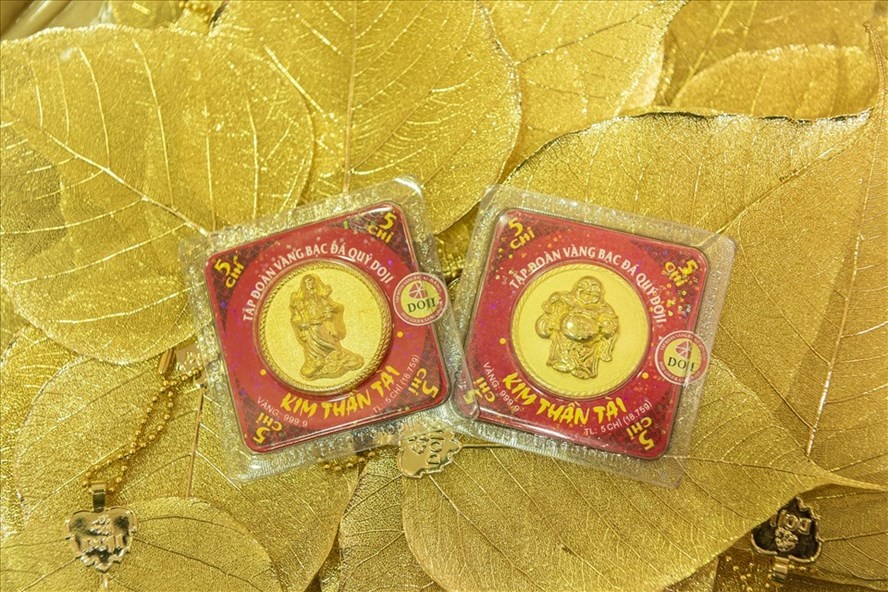Ngày vía Thần Tài 2021: Covid-19 vẫn hoành hành, cần lưu ý gì khi đi mua vàng?