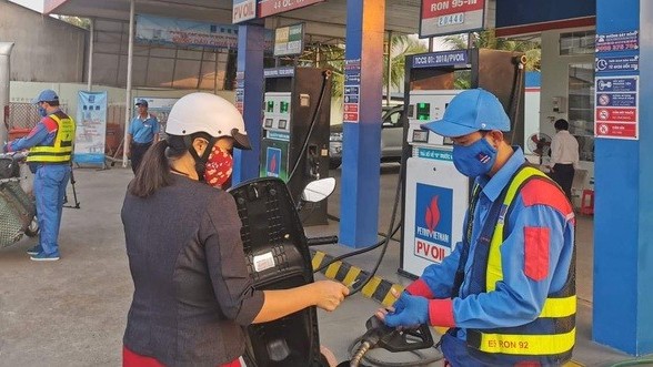 Giá xăng dầu sẽ tăng mạnh vào ngày mai 25/2?