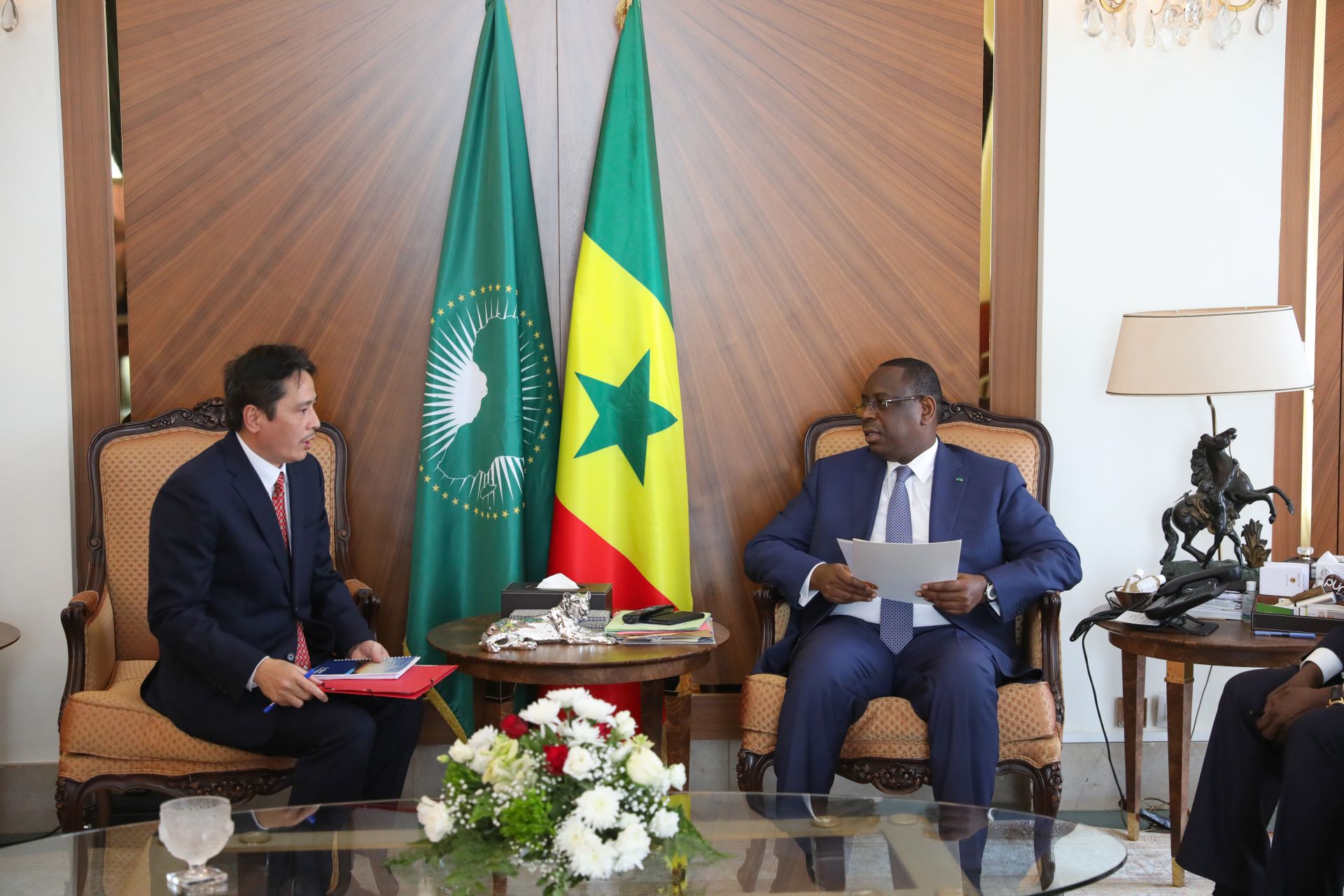 dai su nguyen thanh vinh trinh thu uy nhiem len tong thong senegal macky sall