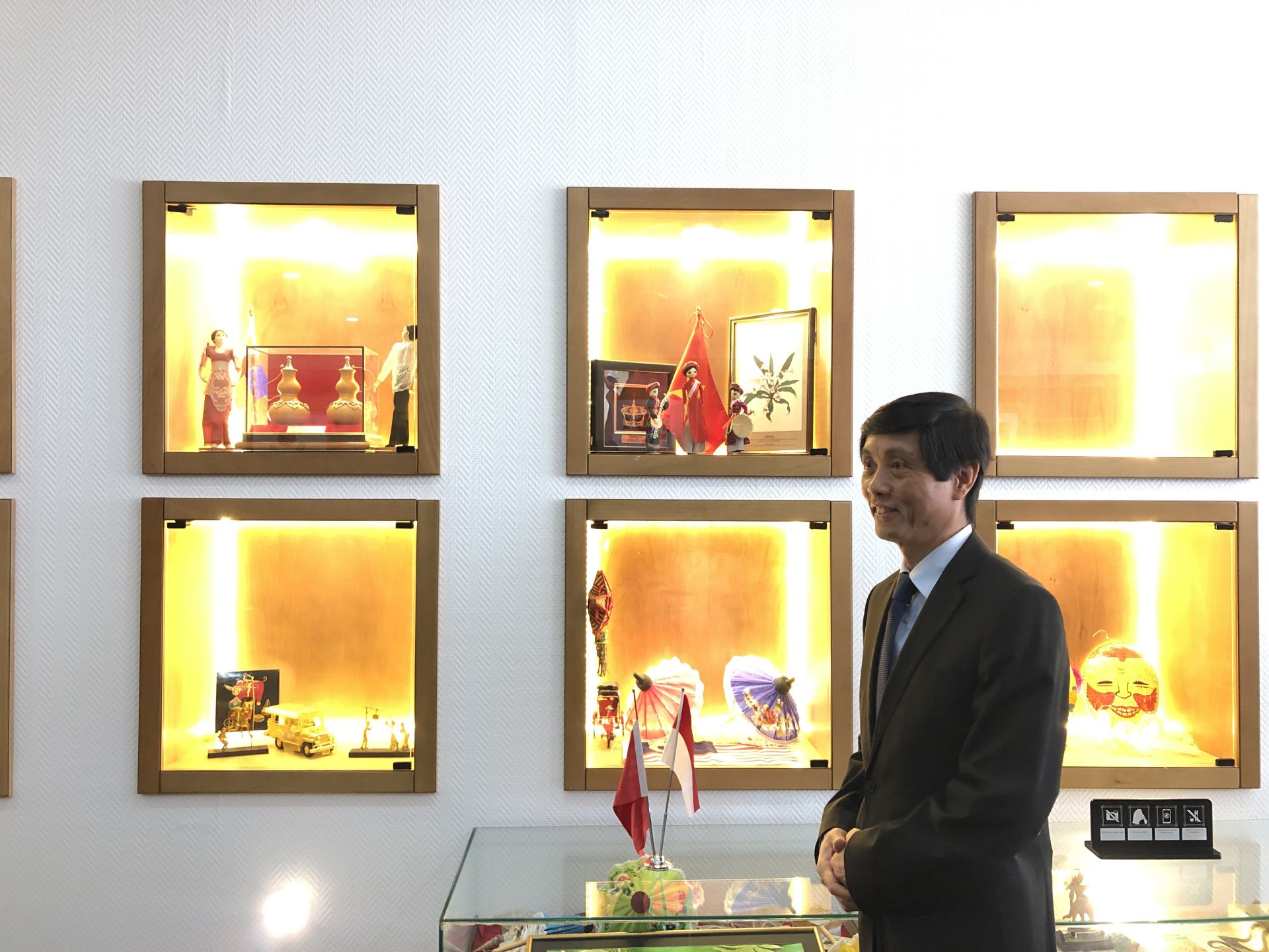 dai su tran quang tuyen den tham lam viec tai thu vien quoc gia tho nhi ky