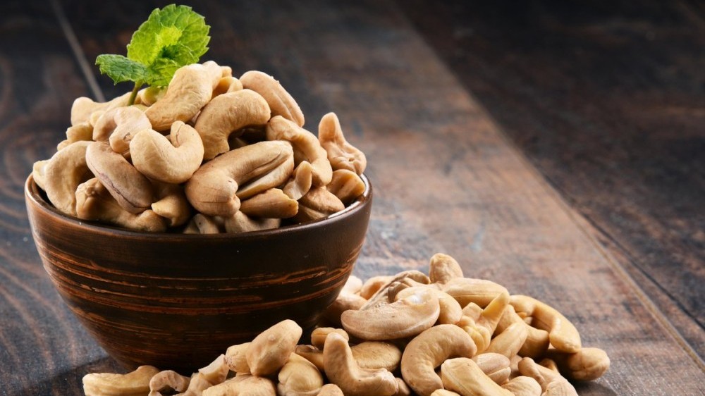 Xuất khẩu ngày 6-8/3: Xuất khẩu khởi sắc làm 'lu mờ' Covid-19, giá hạt điều lao dốc