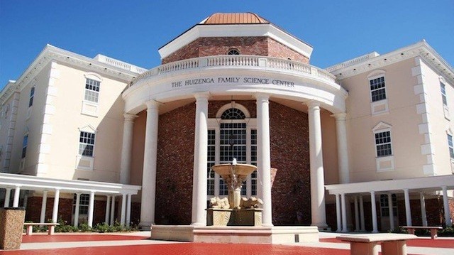 Có gì trong ngôi trường 'nhà giàu' mà quý tử Barron Trump theo học?