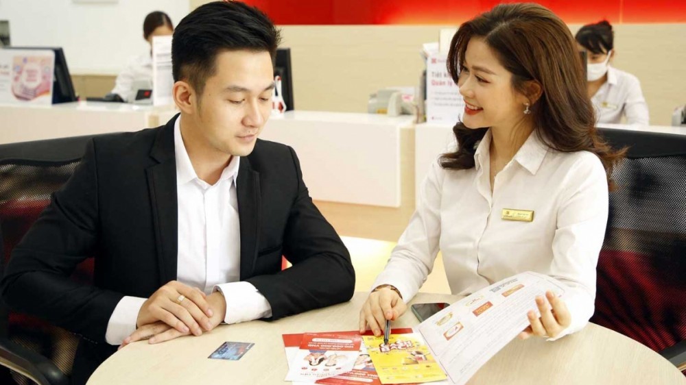 Ngân hàng 'ăn nên làm ra' nhờ nguồn thu lớn từ mảng dịch vụ