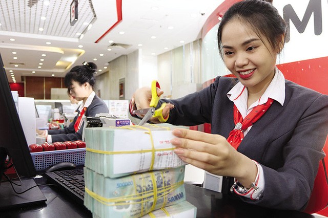 Lãi suất tiền gửi ngân hàng: Chuyên gia phân tích lợi, hại của việc bỏ trần hoặc đưa về 0% Lãi suất tiền gửi ngân hàng: Chuyên gia phân tích lợi, hại của việc bỏ trần hoặc đưa về 0%