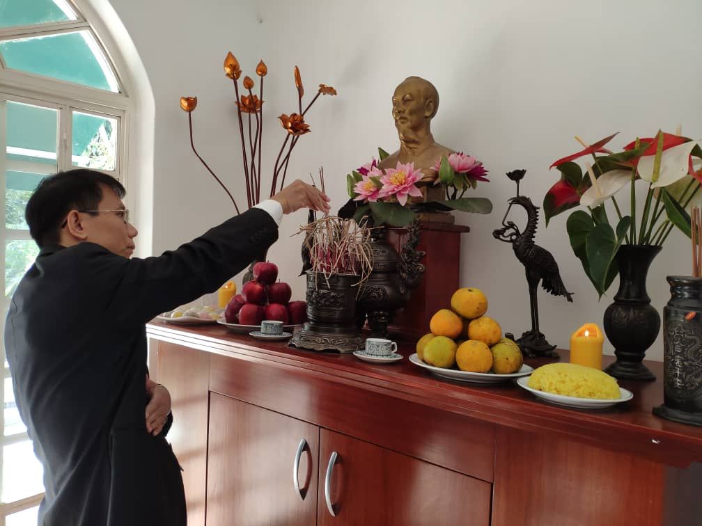 dsq viet nam tai venezuela to chuc le ky niem 130 nam ngay sinh cua chu tich ho chi minh