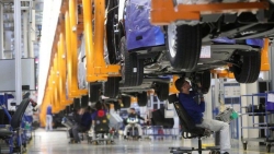 Vật lộn với Covid-19, kinh tế châu Âu chính thức bước vào suy thoái kép