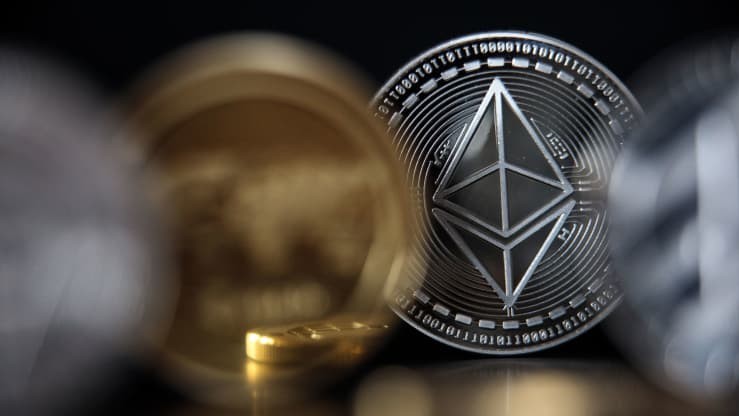 Ethereum tăng 'nóng' 450% kể từ đầu năm 2021, Bitcoin bị 'lu mờ', hoài nghi về bong bóng tiền điện tử