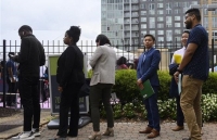 Covid-19 ở Mỹ: Số người thất nghiệp vượt 42 triệu, xuất khẩu tháng 4 thấp nhất trong 10 năm