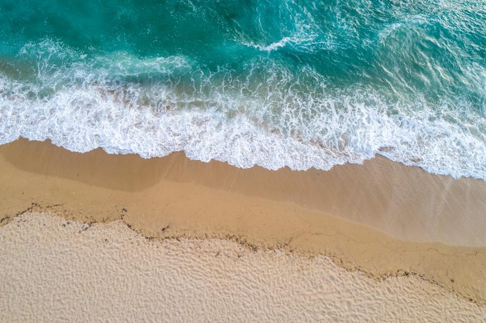 10 bai bien dep va an toan nhat tai chau au