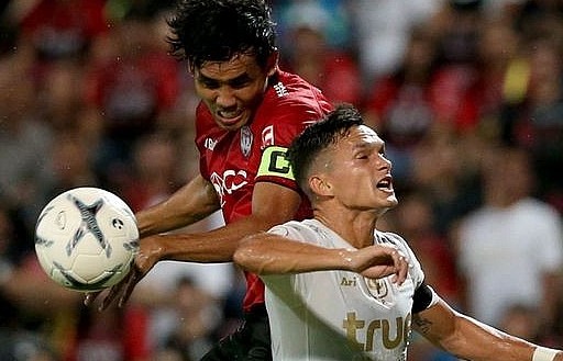 Văn Lâm thủng lưới hai bàn, Muangthong United vẫn thắng kịch tính