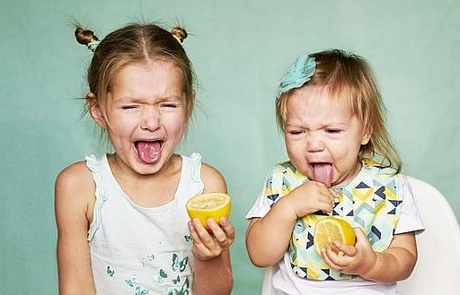 Vì sao chúng ta nhăn mặt khi ăn thực phẩm chua?