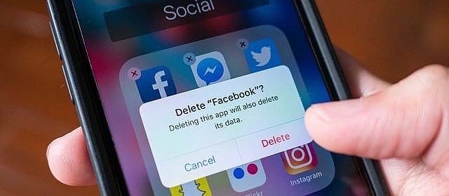 my gioi tre dang roi bo facebook vi nham chan va loi thoi