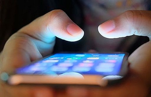 Dành 5 giờ mỗi ngày cho điện thoại có khả năng bị béo phì tới 43%