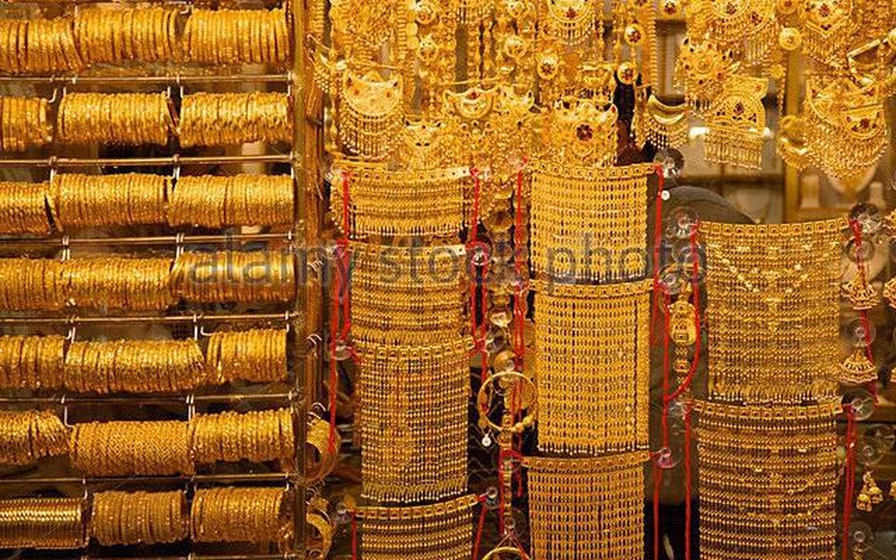 Giá bán lẻ vàng tại Dubai được tính toán dựa trên tỷ giá theo ounce của vàng trên thị trường quốc tế, và được công bố bằng nội tệ để đảm bảo tính đồng nhất và minh bạch. (Ảnh: alamy.com) 1944 5652baf784b46dea34a5