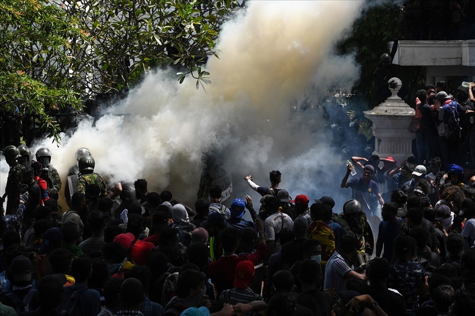 Tình hình Sri Lanka: Ukraine nói Nga 'phải chịu trách nhiệm', Thủ tướng ban bố lệnh giới nghiêm