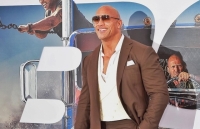 ai la nu sieu anh hung dat gia ca tren man anh lan ngoai doi