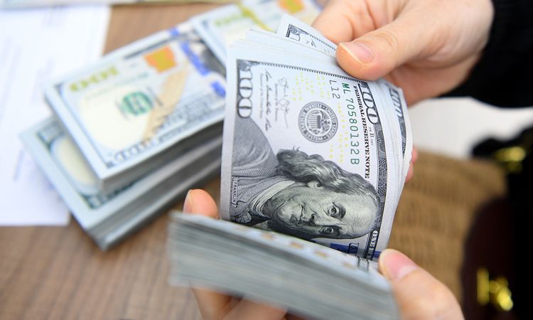 Sau vài ngày tăng giá, USD lại được đà sụt giảm(Ảnh: Giang Huy/Vnxpress) 0612-gia-usd-tiep-tuc-di-xuong-2576-1589342596