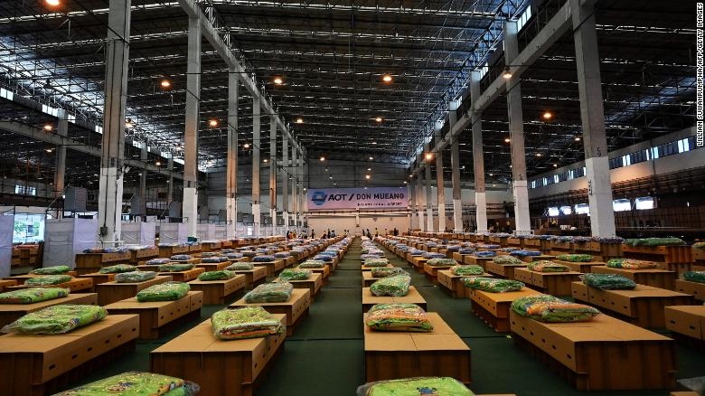 Các nước Đông Nam Á đang đối phó với biến thể Delta như thế nào?