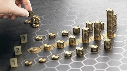 Giá vàng hôm nay 12/8: Trong nước vọt lên trên 57 triệu đồng/lượng, thế giới khó duy trì xu hướng tăng