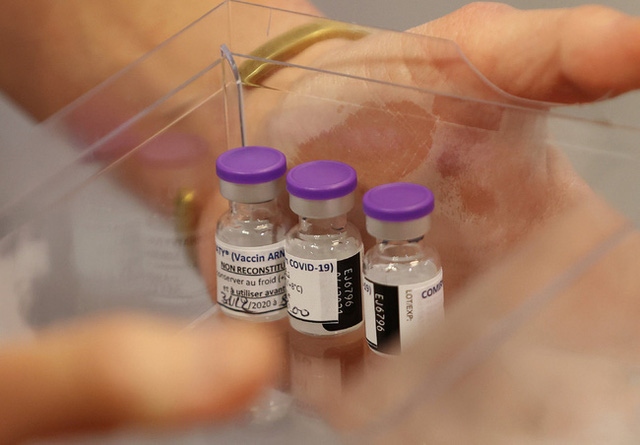 Covid-19 thay đổi cục diện ngành công nghiệp dược phẩm, thị trường vaccine 'lên ngôi'