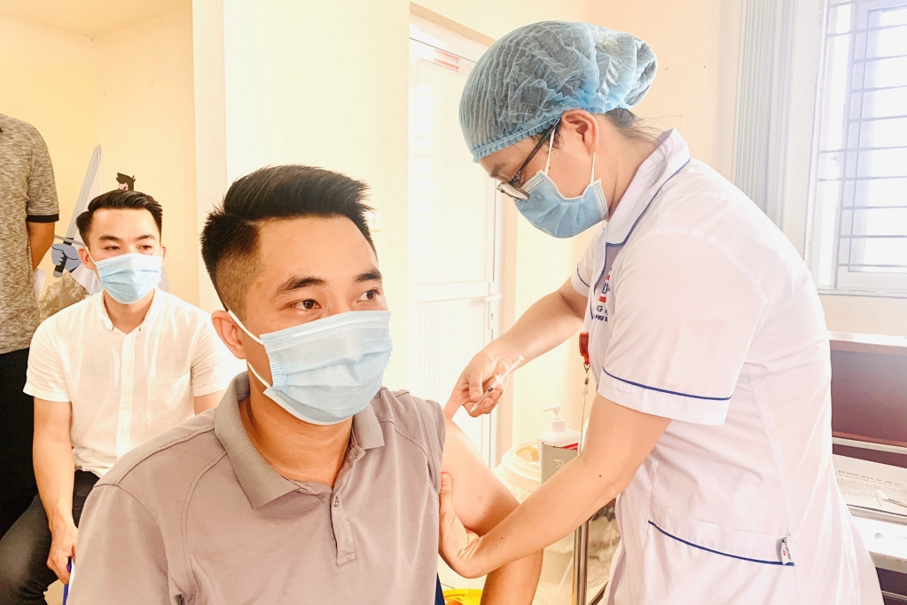 Quảng Ninh quyết giữ 'vùng xanh', đảm bảo cân bằng giữ sức khỏe người dân và 'sức khỏe' kinh tế Quảng Ninh quyết giữ 'vùng xanh', đảm bảo cân bằng giữ sức khỏe người dân và 'sức khỏe' kinh tế