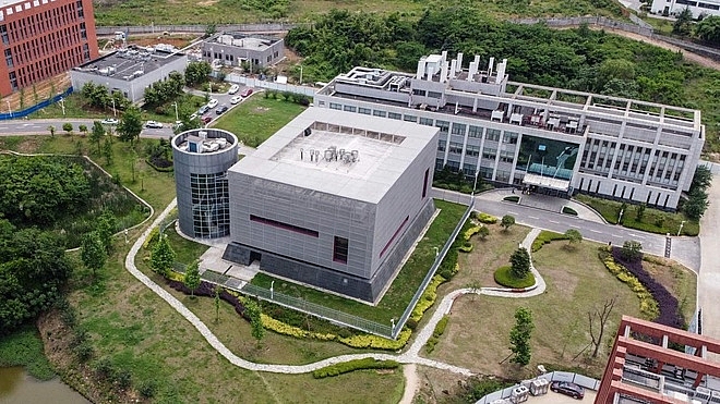 Phòng thí nghiệm trong Viện Virus học Vũ Hán trở thành tâm điểm của các nghi vấn về nguồn gốc Covid-19 nhưng Trung Quốc đã bác bỏ nghi vấn này (Ảnh: Times). Phòng thí nghiệm trong Viện Virus học Vũ Hán trở thành tâm điểm của các nghi vấn về nguồn gốc Covid-19 nhưng Trung Quốc đã bác bỏ nghi vấn này (Ảnh: Times).