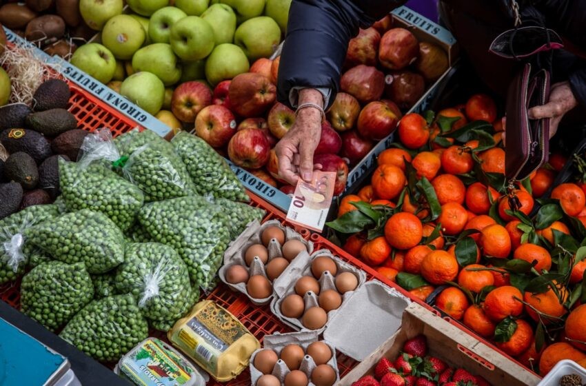 Kinh tế châu Âu 'sa lầy' lạm phát, thách thức lớn nhất vẫn chưa thể giải quyết Kinh tế châu Âu 'sa lầy' lạm phát, thách thức lớn nhất vẫn chưa thể giải quyết