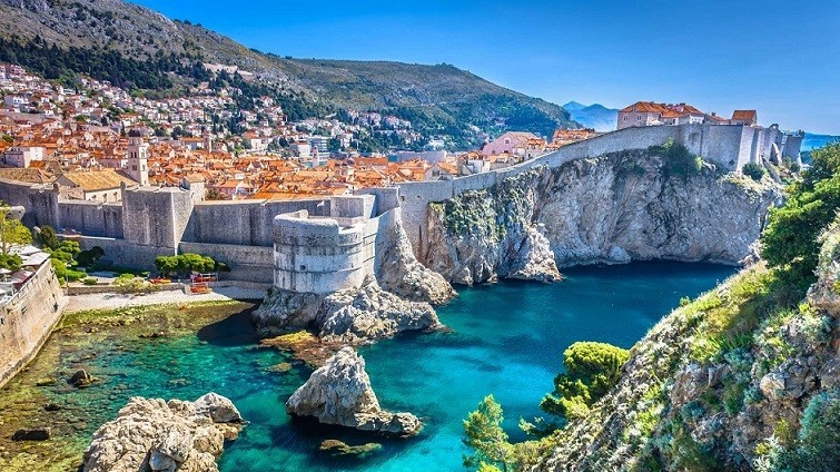 Gần 50.000 du khách Nga 'vượt khó' tới Croatia