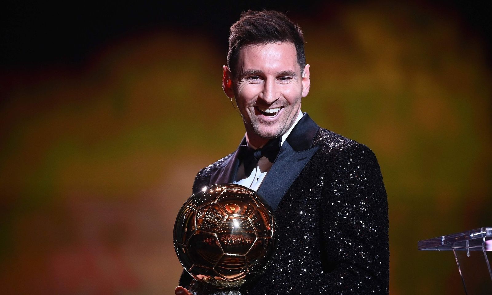 Quả bóng vàng 2022: Ronaldo tiếp tục góp mặt, Messi 'ra rìa', lộ diện ứng viên nặng kí nhất