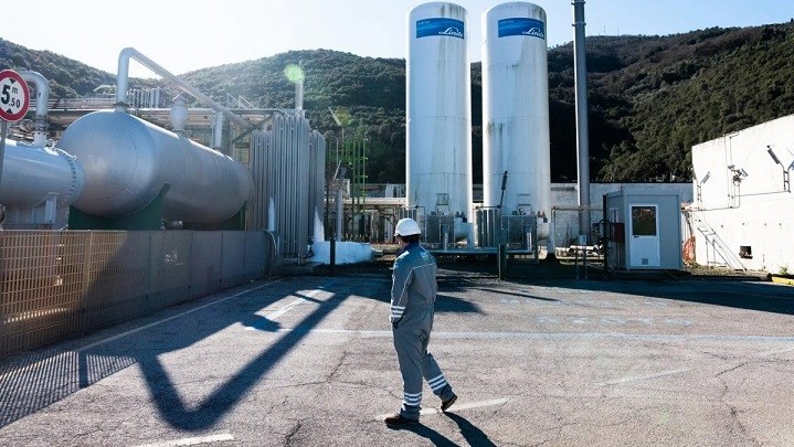 Được Quốc hội 'bật đèn xanh', Tây Ban Nha chính thức bước vào thời kỳ 'thắt lưng buộc bụng' năng lượng