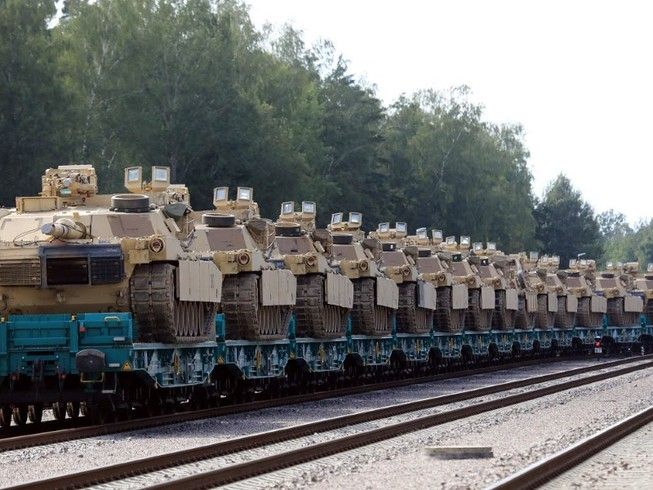 Xe tăng NATO có mặt tại biên giới Belarus - Lithuania ngày 6-9. Ảnh: AFP 4300-5b397a6a-8165-4f00-81a1-71d5fb525acacustom-cisk