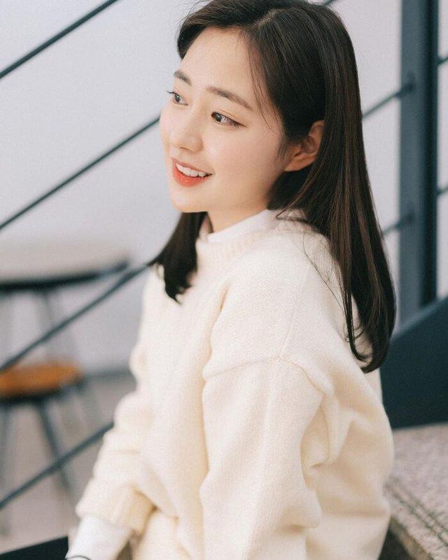 Cô hiện là là sinh viên Khoa Nhạc cụ Đại học Quốc gia Seoul. 5349-hh-3-1599875465341