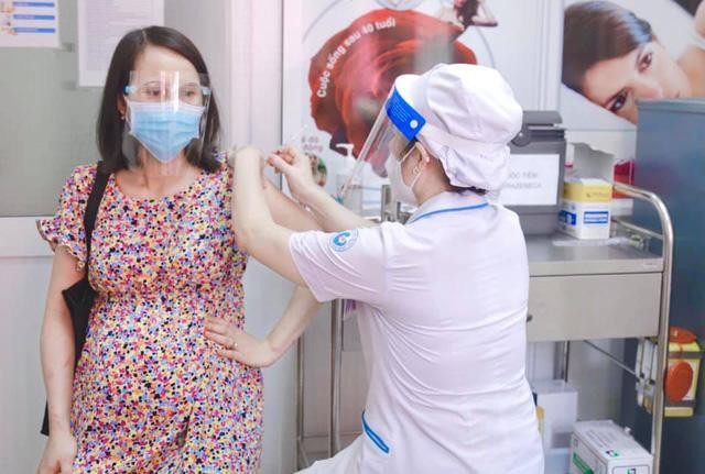 Phụ nữ mang thai được thực hiện tiêm vaccine COVID-19 phòng theo quy định của Quyết định 3802 do Bộ Y tế ban hành ngày 10/8/2021. Phụ nữ mang thai được thực hiện tiêm vaccine COVID-19 phòng theo quy định của Quyết định 3802 do Bộ Y tế ban hành ngày 10/8/2021.