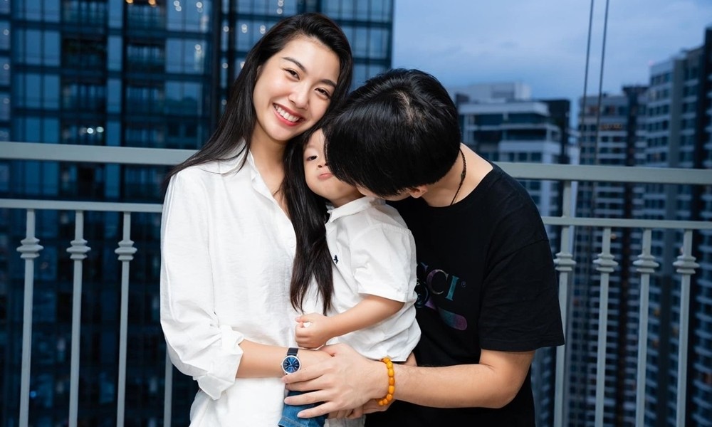 Sao Việt: Minh Hằng thả dáng trên du thuyền, Phương Anh Đào khoe mặt mộc 'không tì vết'