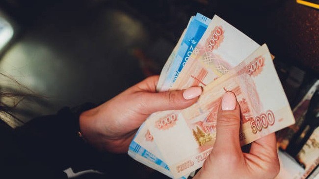 Myanmar bắt đầu mua dầu Nga, sẵn sàng thanh toán bằng đồng Ruble