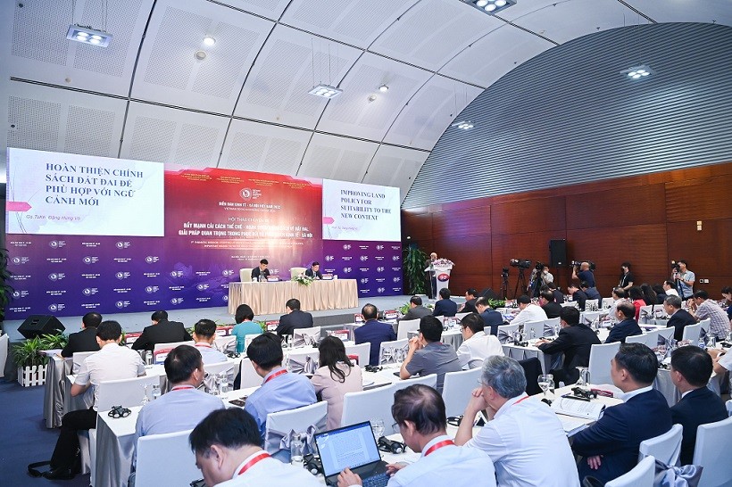 chuyên đề 1 có chủ đề về đẩy mạnh cải cách thể chế - hoàn thiện chính sách về đất đai, giải pháp quan trọng trong phục hồi và phát triển kinh tế-xã hội. chuyên đề 1 có chủ đề về đẩy mạnh cải cách thể chế - hoàn thiện chính sách về đất đai, giải pháp quan trọng trong phục hồi và phát triển kinh tế-xã hội.