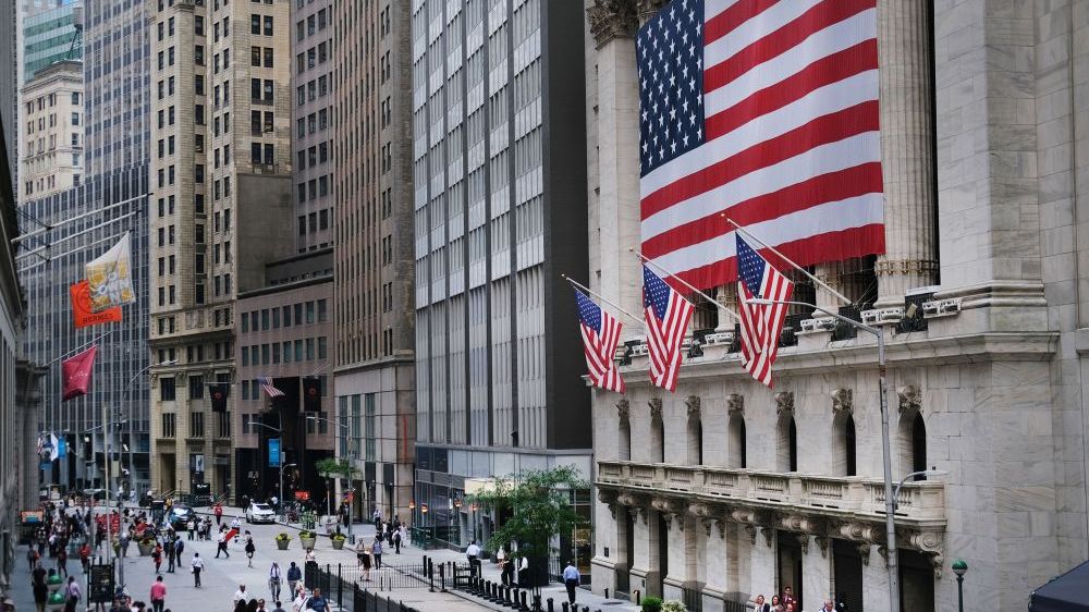 Bất chấp chỉ trích, cố vấn kinh tế Nhà Trắng lạc quan về gói kích thích kinh tế mới