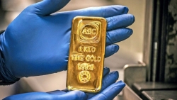 Giá vàng chiều nay 13/10: Trong nước và thế giới rời đỉnh, thời điểm để ‘gom’ hay ‘găm’ vàng?