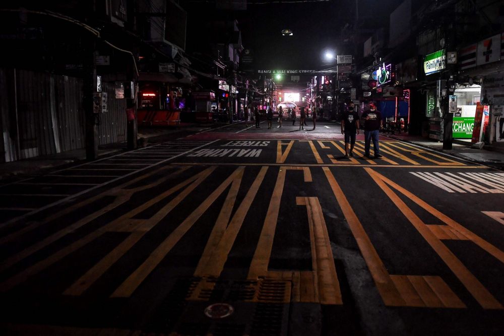 Thiên đường du lịch Phuket 'vắng lặng như tờ' vì Covid-19